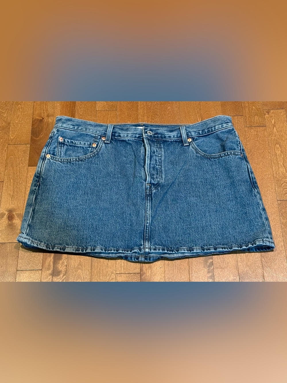Levi’s Icon Skirt Medium Wash Denim Mini Skirt Size W34